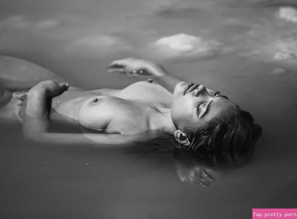 Alena Apollonova - Photo #17