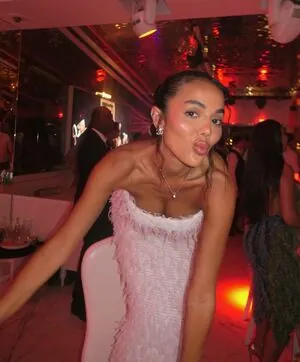 Arianna Ajtar content