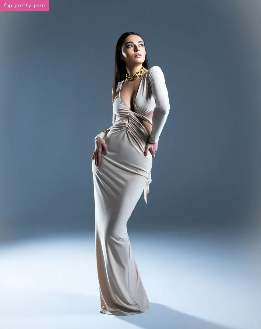 Ayça Ayşin Turan - Photo #07