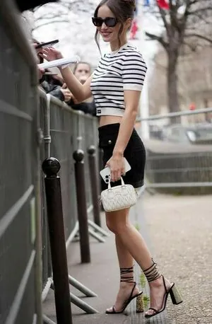 Alba Baptista content