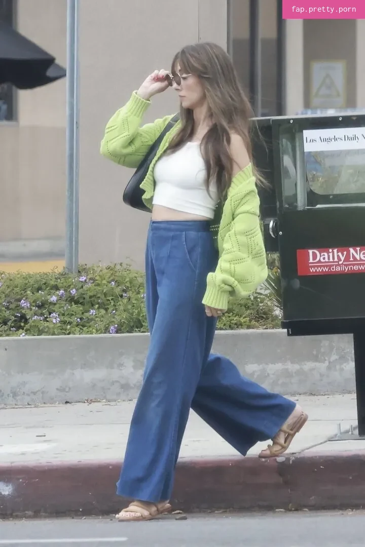 Alison Brie - Photo #38