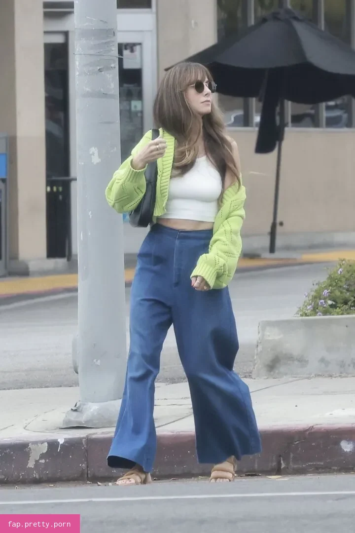 Alison Brie - Photo #40