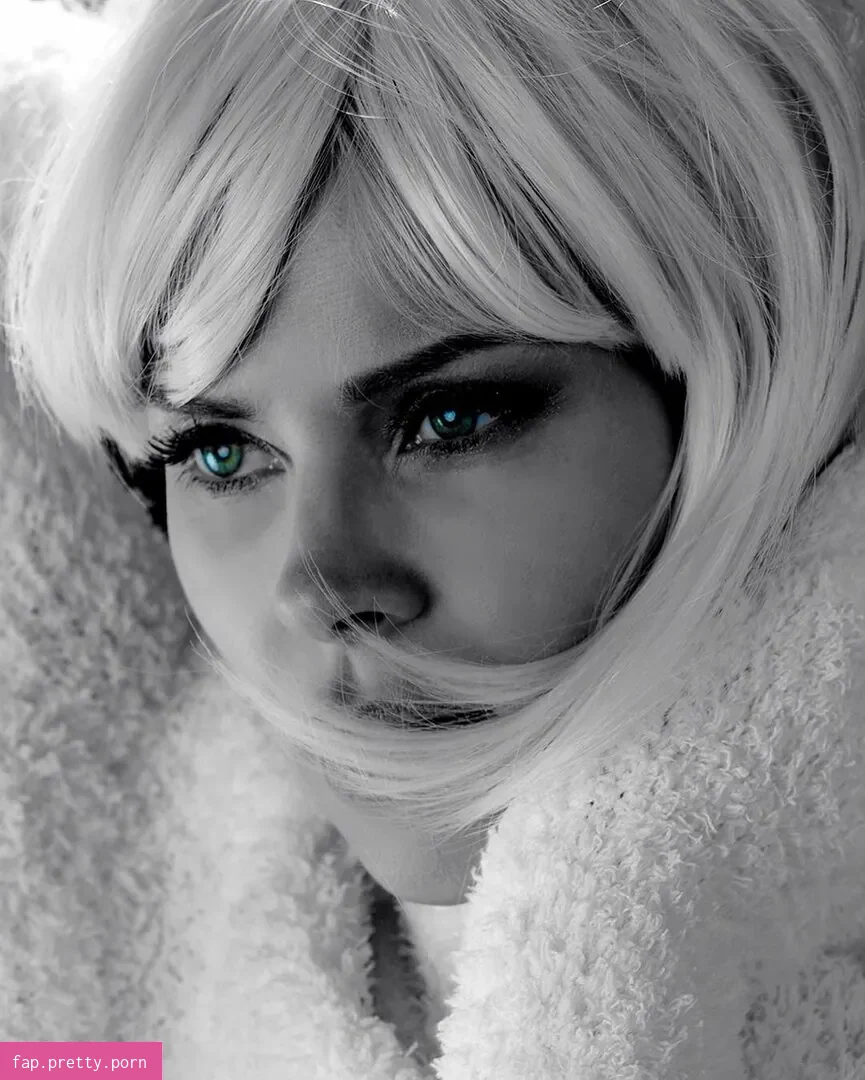 Anita Briem - Photo #28