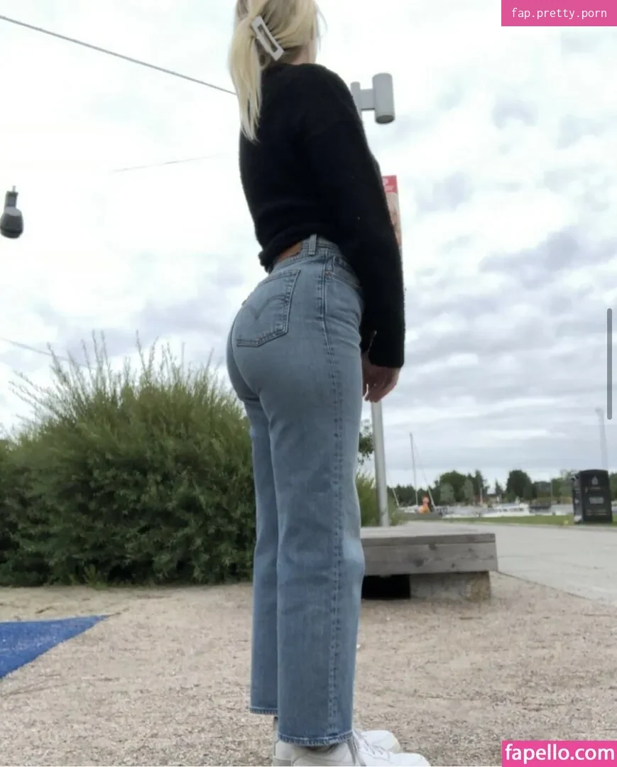 Arielle Burström content