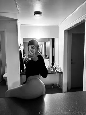 Arielle Burström content