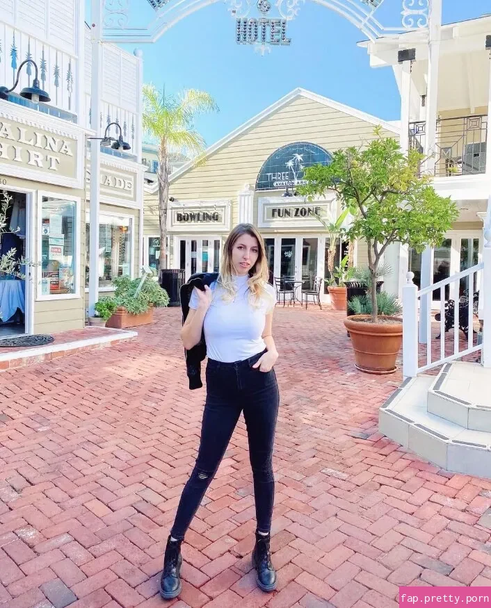 Abigail Cristea - Photo #04