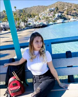 Abigail Cristea content