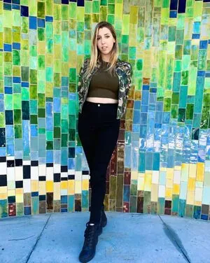 Abigail Cristea content