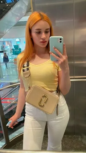 Anya Desyatnikova content