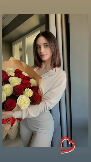 Anya Desyatnikova content