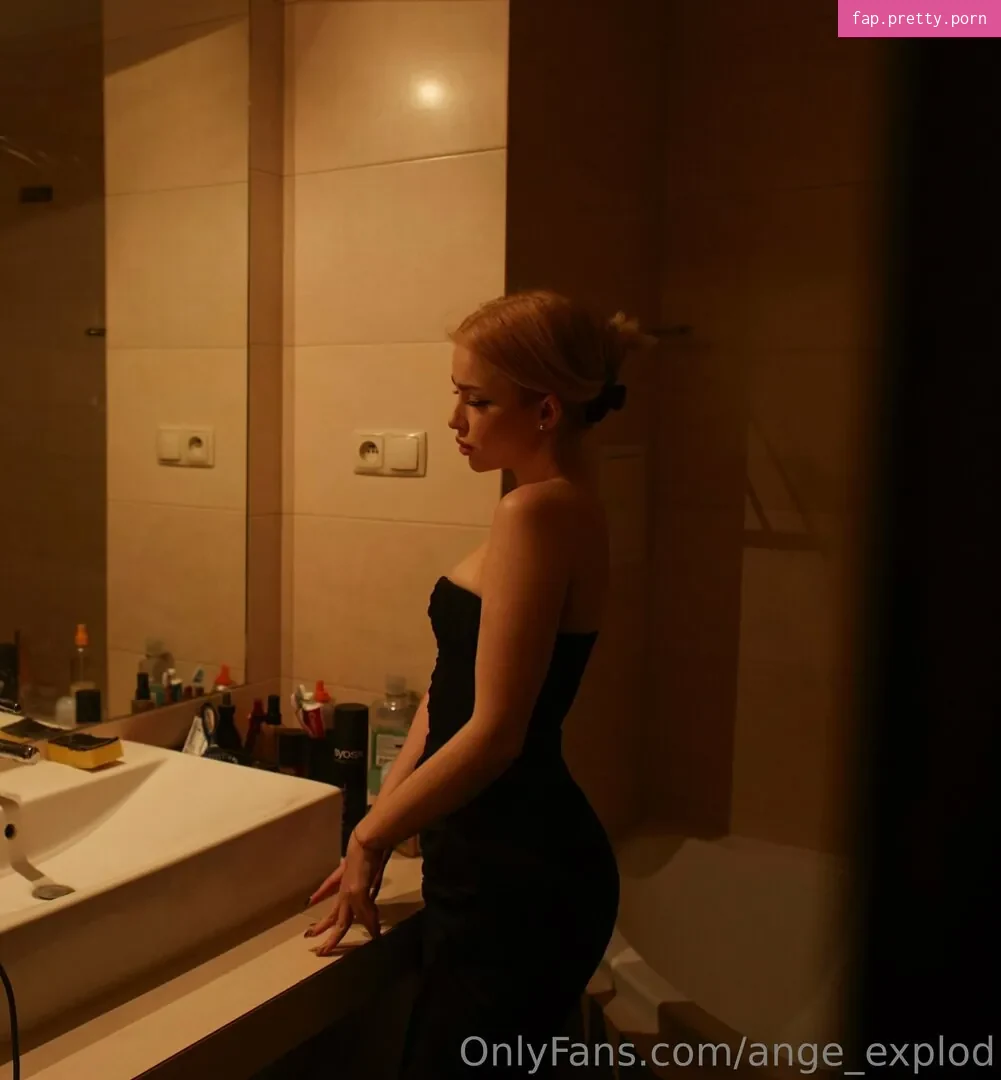 angie_explod - Photo #15