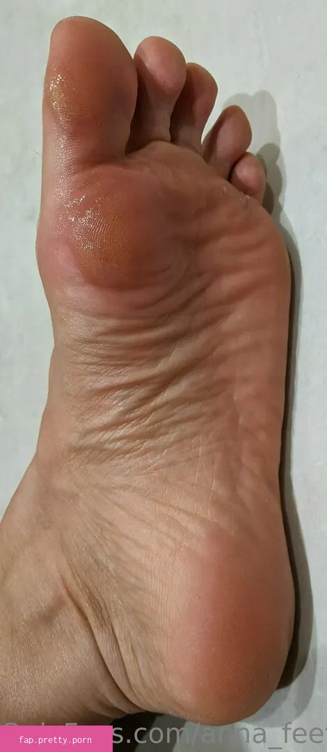 anna_feet_crush_vore - Photo #54