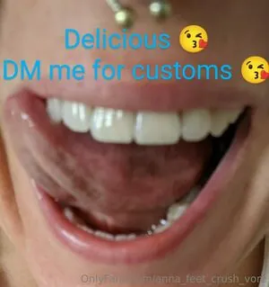 anna_feet_crush_vore content