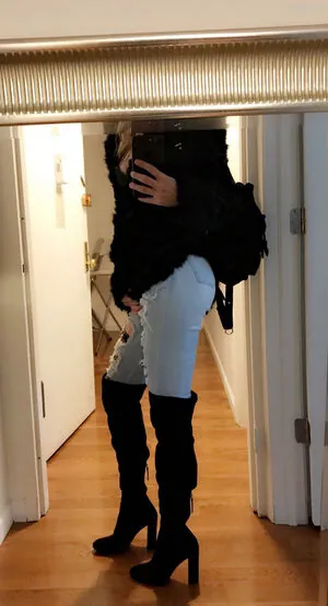 Antoinette Giani content