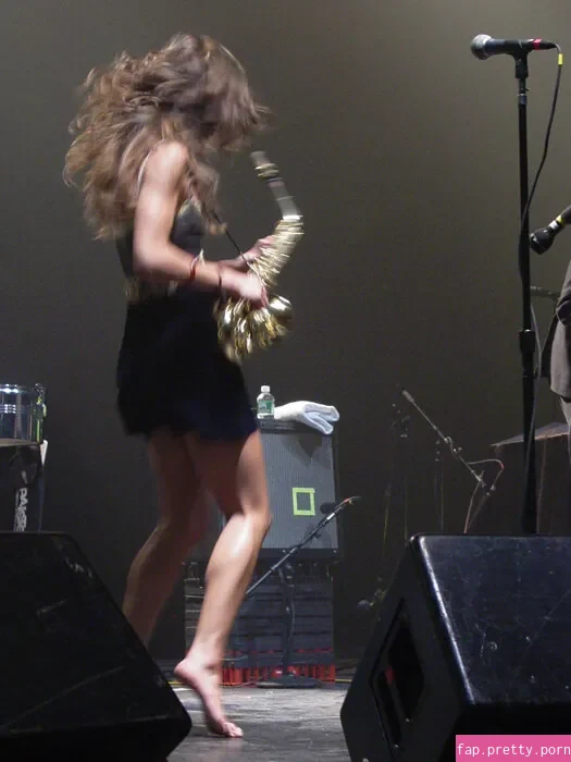 Abi Harding - Photo #01