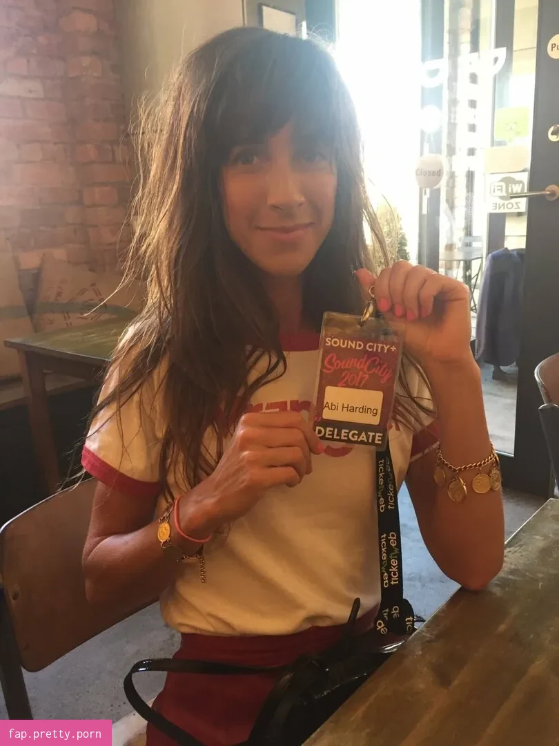 Abi Harding - Photo #06