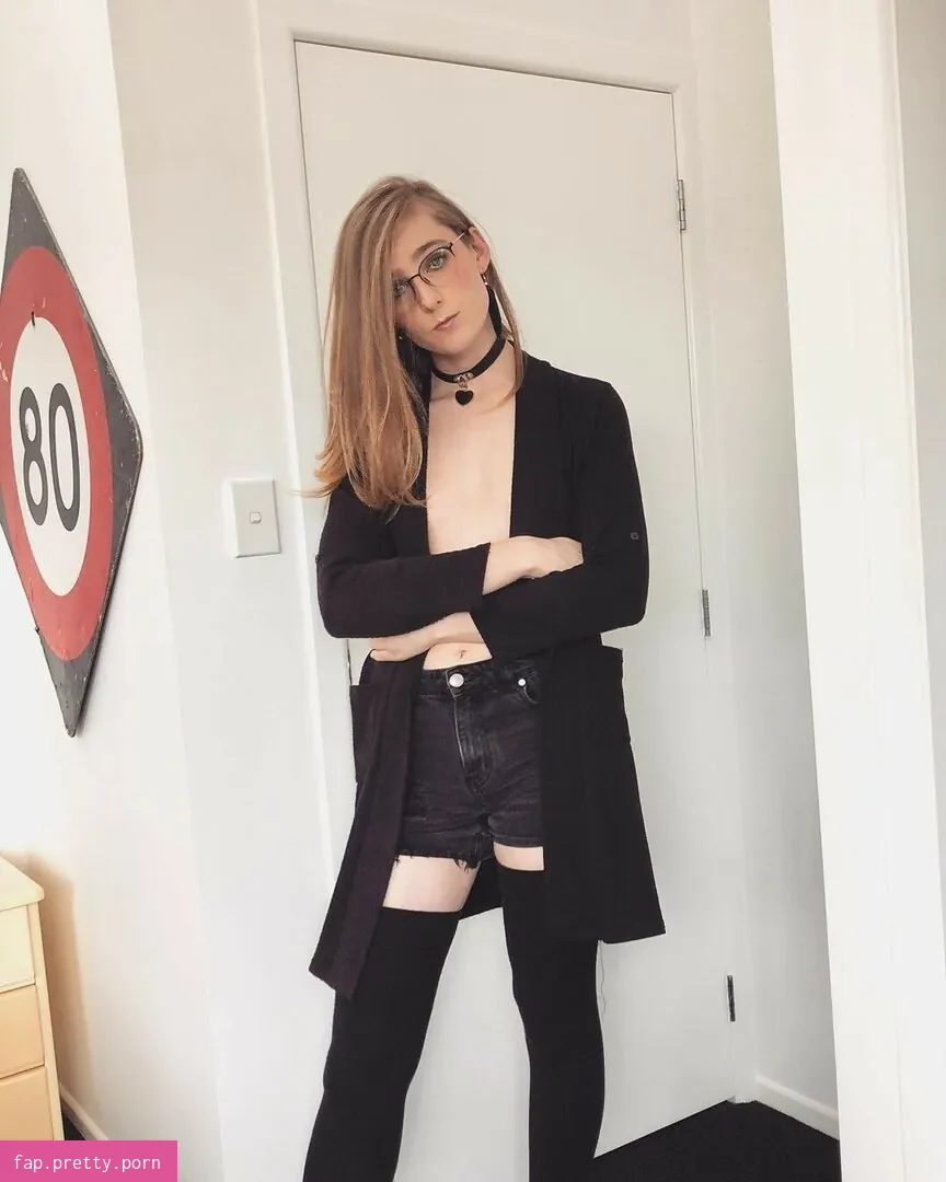 Alice In Wonder1and - Photo #18