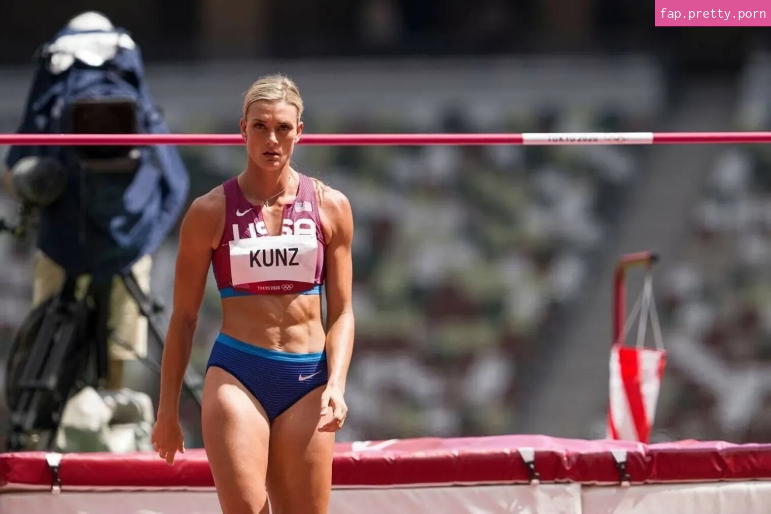 Annie Kunz - Photo #17