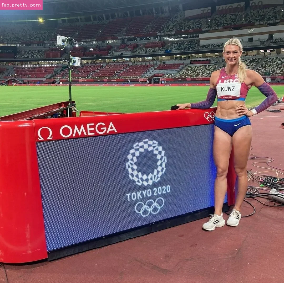 Annie Kunz - Photo #30