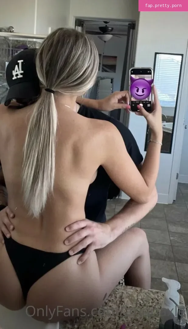 Ariana Lee - Photo #17