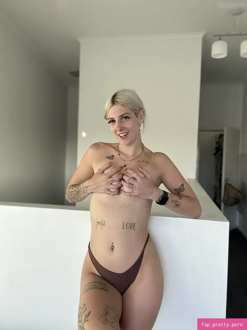 Aimee Mcallister - Photo #01