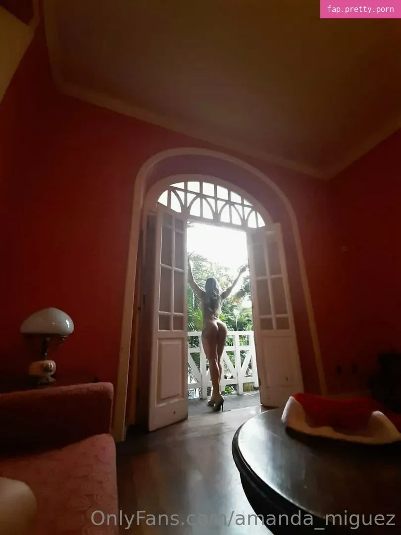 Amanda Miguez - Photo #07