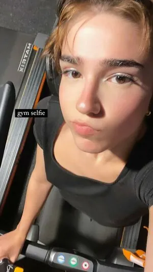 Arielle Maxine content