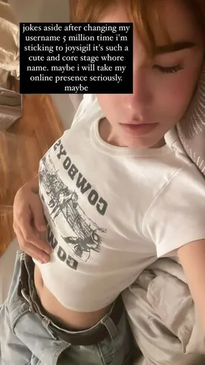 Arielle Maxine content