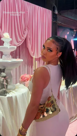 Asia Monet Ray content