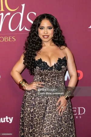 Asia Monet Ray content