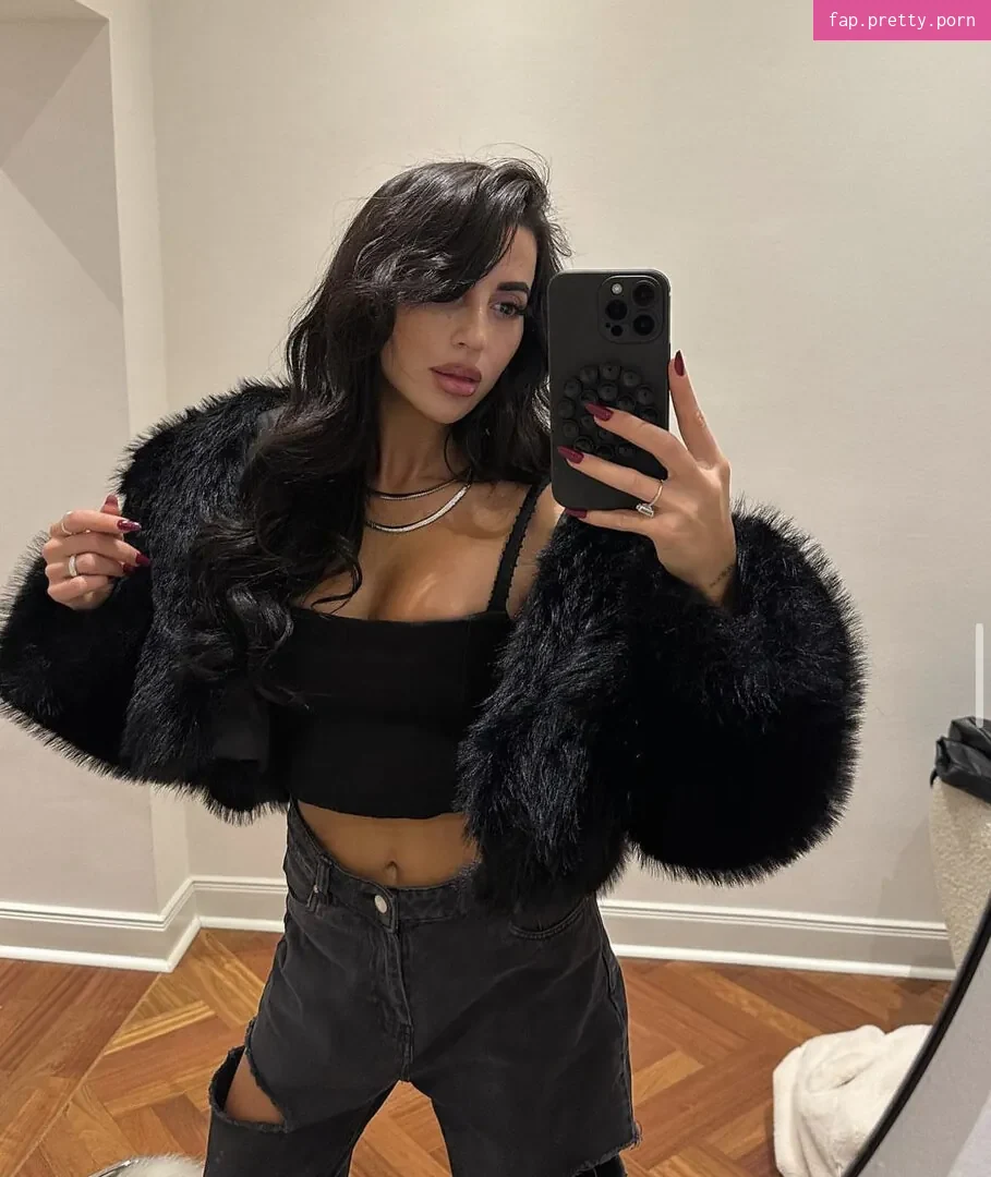 Asena Neuhoff - Photo #03