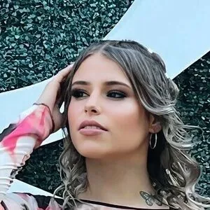 Abril Perez / 0abriilperez / 0abrilperez ????????