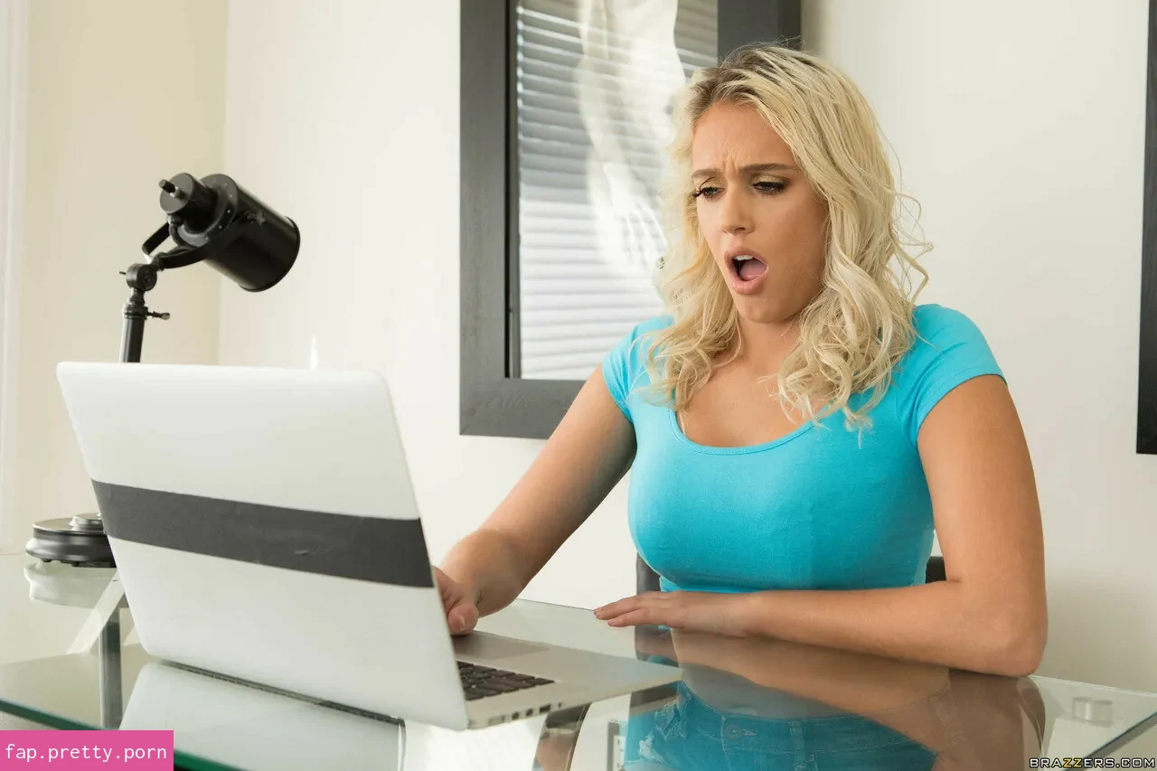 Athena Palomino - Photo #14