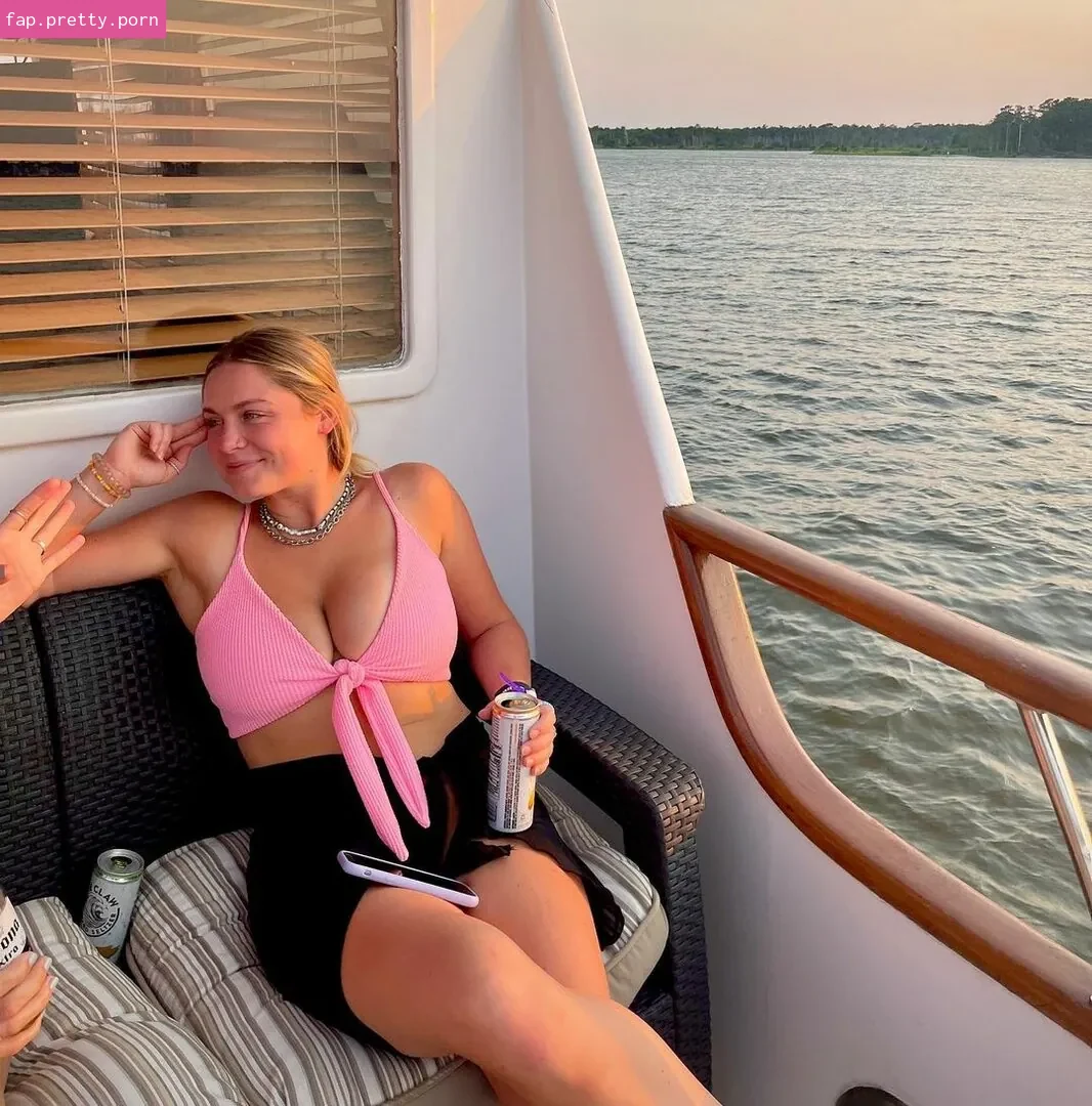 Amanda R - Photo #78