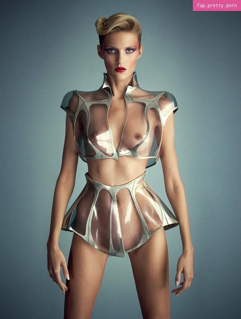 Anja Rubik - Photo #00