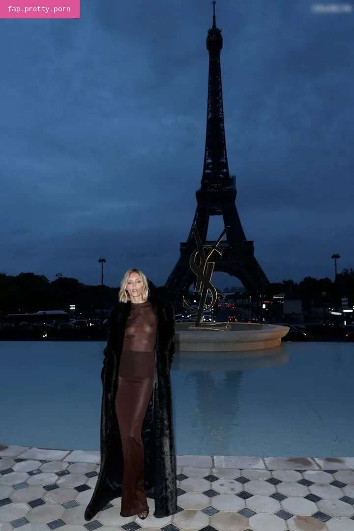 Anja Rubik - Photo #33