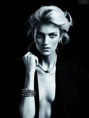 Anja Rubik content