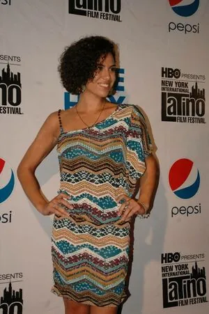 Andrea Sixtos content