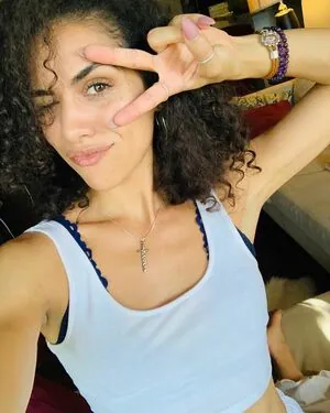 Andrea Sixtos content