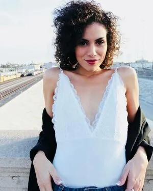 Andrea Sixtos content