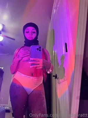 ashhdabrattt content