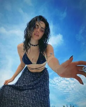 autumngravesz content