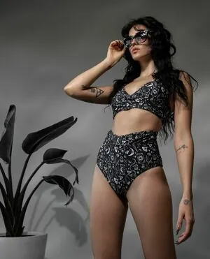 autumngravesz content