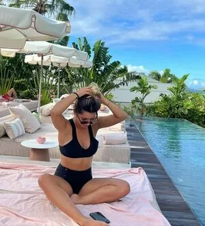 Anne Victorine content