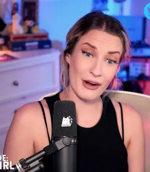 BasicWitGirl content