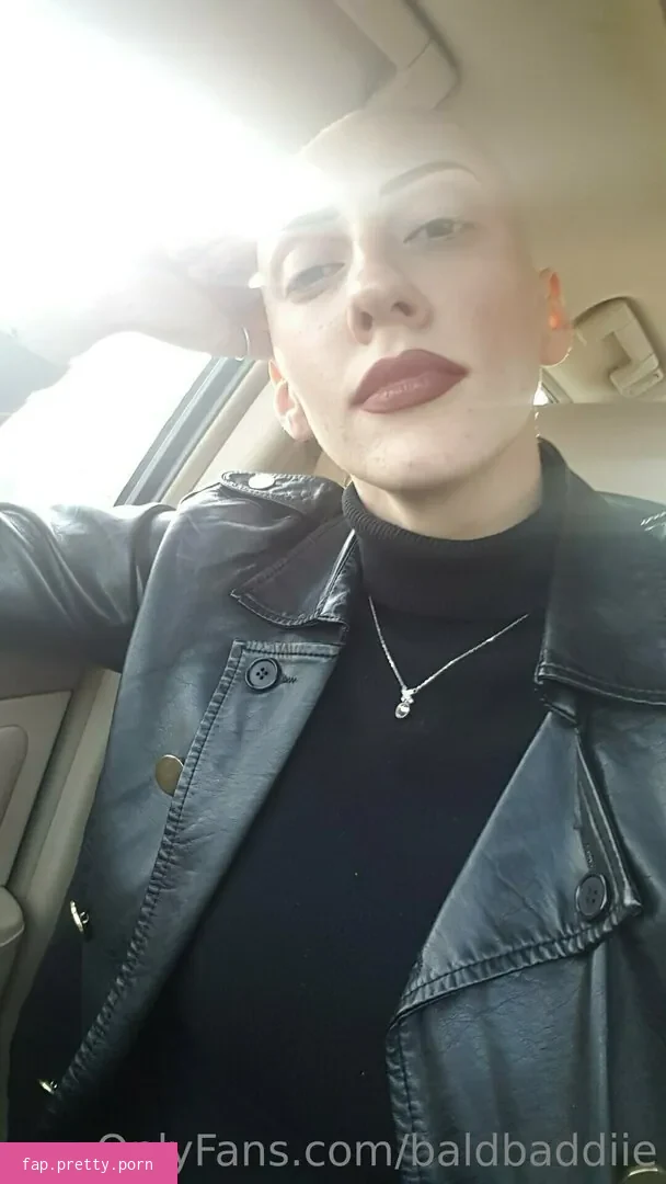 baldbaddiie - Photo #01