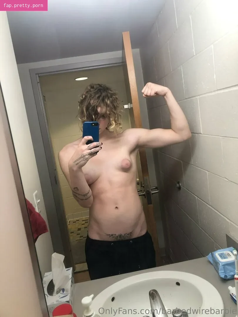 barbedwirebarbie - Photo #01