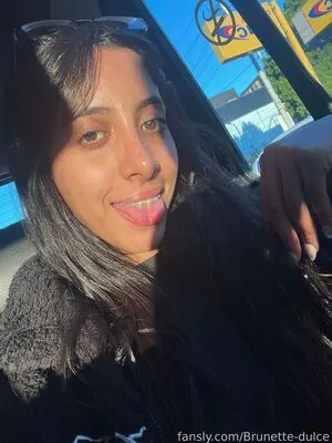 Brunette-dulce content