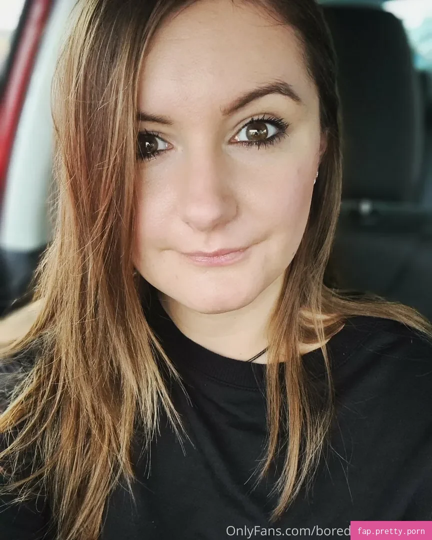 bored_english_wife - Photo #34