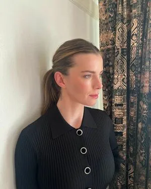Betty Gilpin content